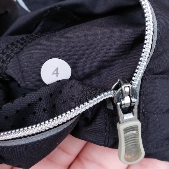 Lululemon Athletica Lightweight Jacket Sz 4 - Picture 14 of 14